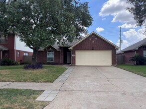 Building Photo - 21135 Woodland Green Dr
