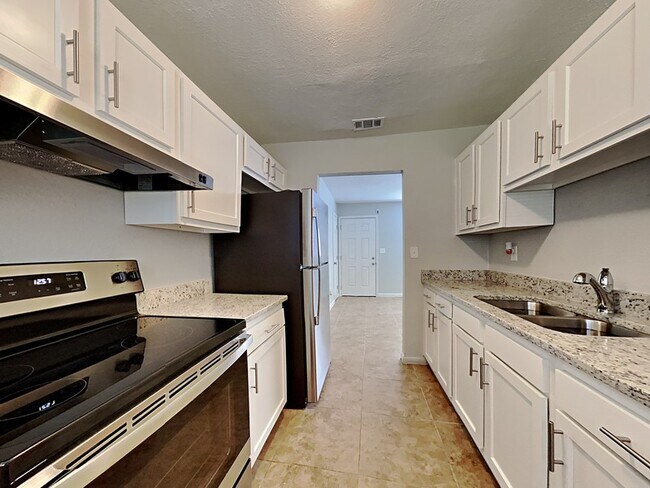 Foto del edificio - 6817 Jack Horner Ln