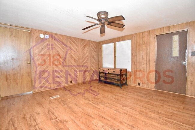Building Photo - 2 Bed 1 Bath Mobile Home!