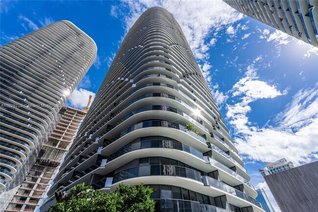 Foto del edificio - 45 SW 9th St