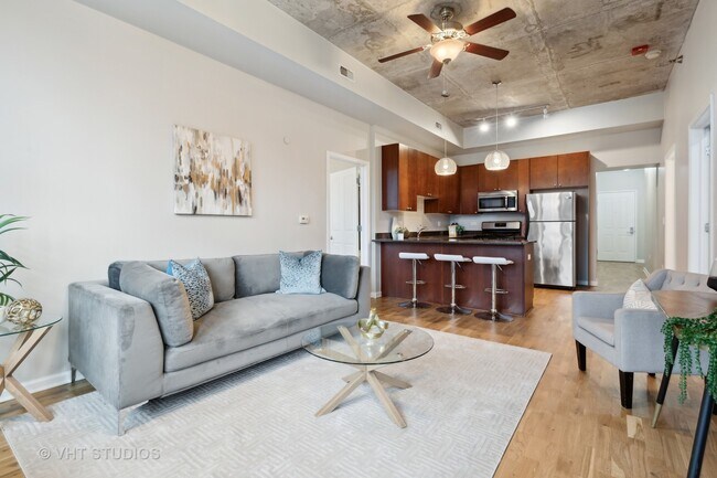 Foto del edificio - 1464 S Michigan Ave