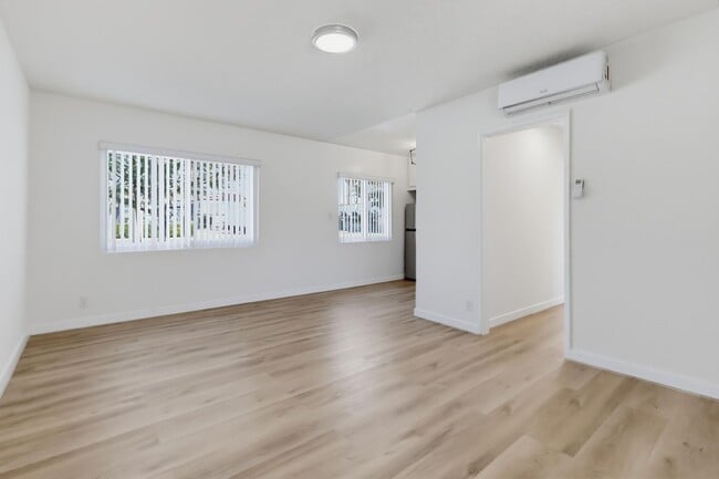 Interior Photo - 3636 W Imperial Hwy