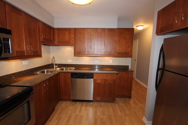 Building Photo - 410 Crescent Blvd