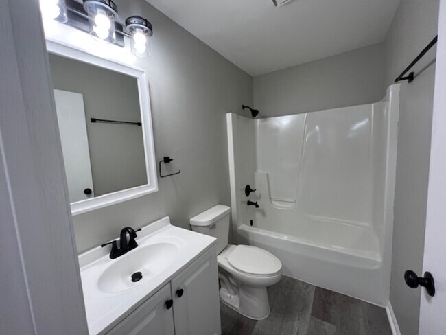 Foto del edificio - 5264 Mulberry Ave