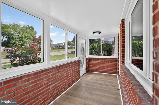 Building Photo - 1539 Reservoir Ave