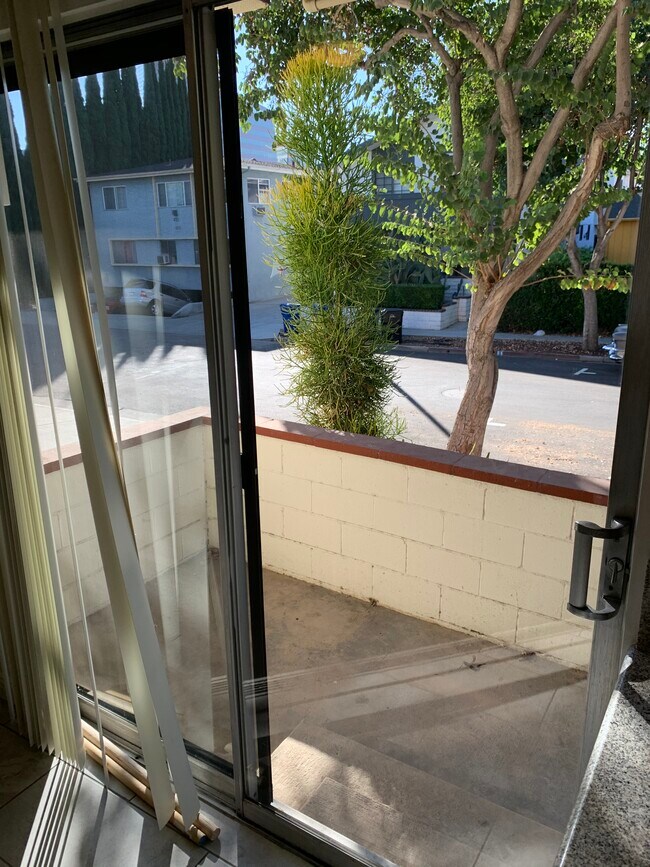 Foto del edificio - 836 Westbourne Dr