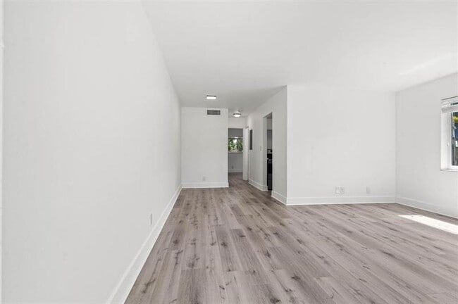 Foto del edificio - 45 NE 24th St