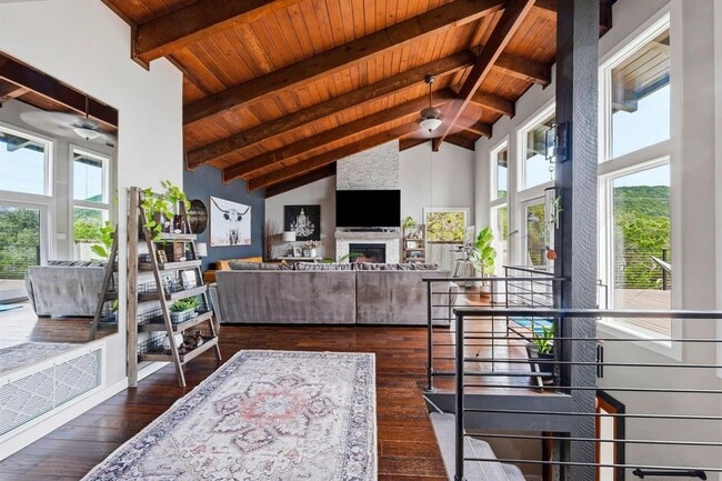 Building Photo - 7039 Comanche Trail