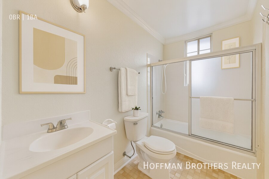 Foto del edificio - 5640 Franklin Ave