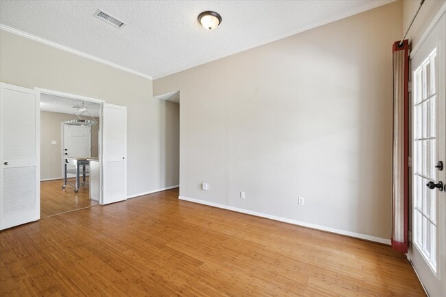 Building Photo - 9835 Haverdown Dr