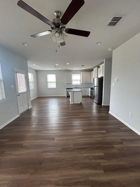 Foto del edificio - 343 Silver Glen Dr