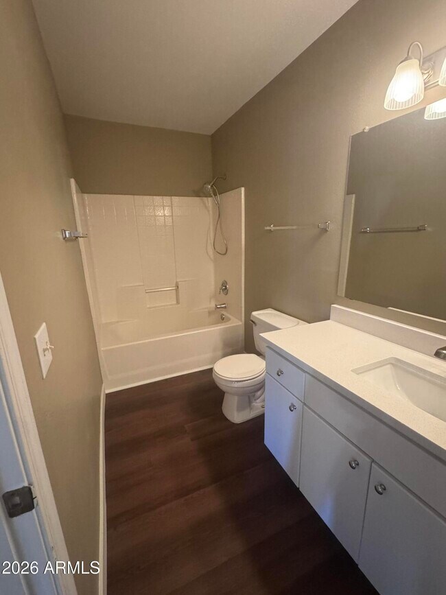 Foto del edificio - 1295 N Ash St