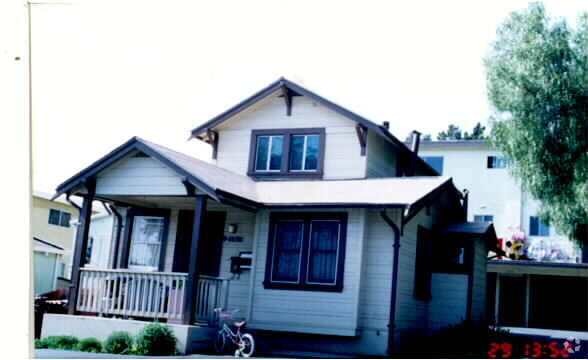 Building Photo - 2074 Regent Way