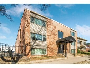 Building Photo - 3018 Aldrich Ave S