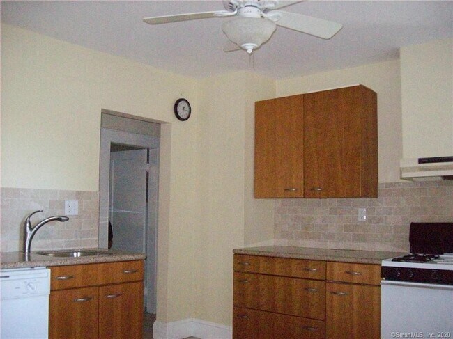 Building Photo - 71 Morehouse St