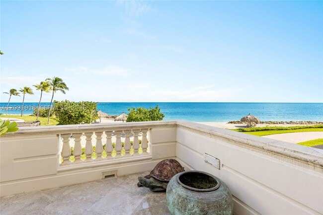 Building Photo - 7412 Fisher Island Dr