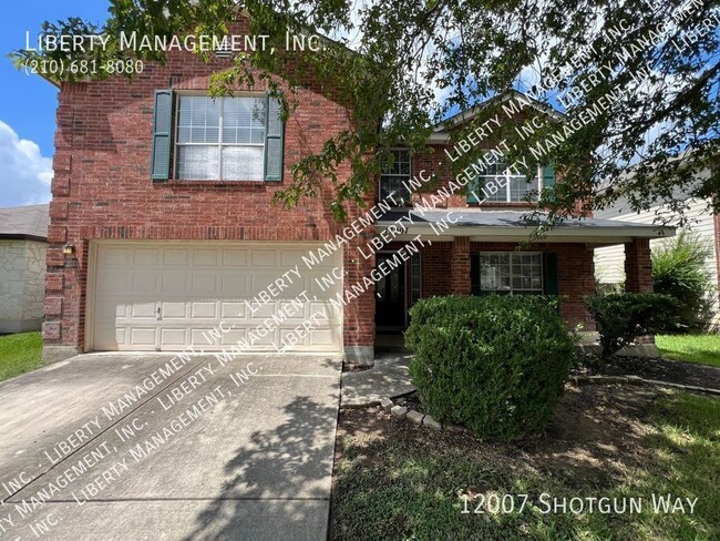 Building Photo - Spacious 3 Bed 2.5 Bath Home in Gated Comm...