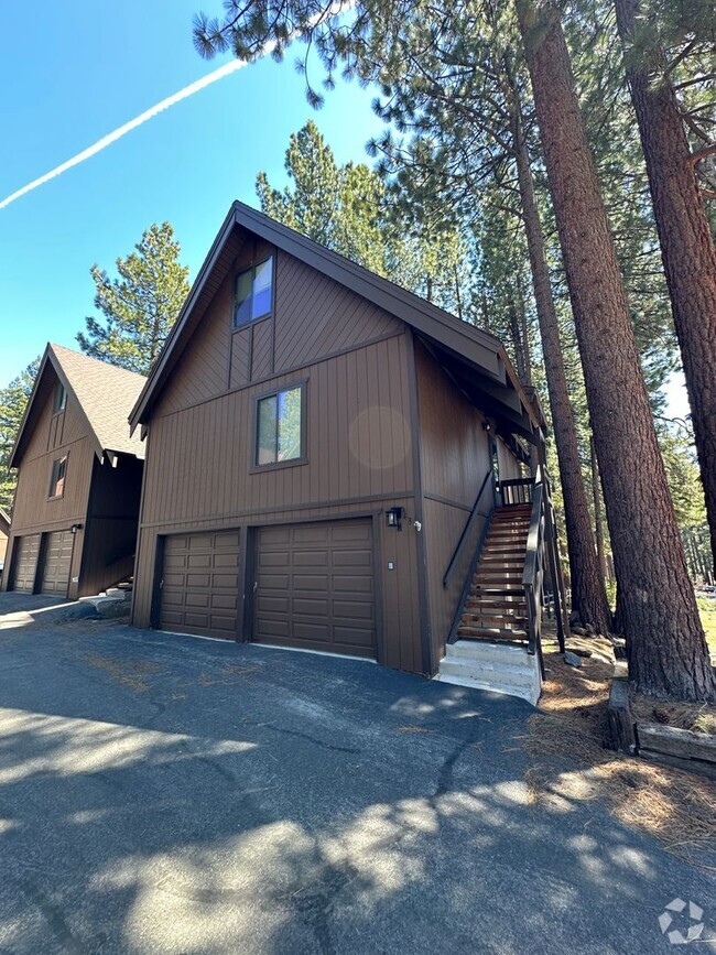 Building Photo - 916 Harold Dr