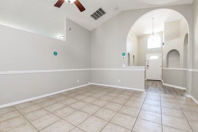 Foto del edificio - 2200 Chappell Ct