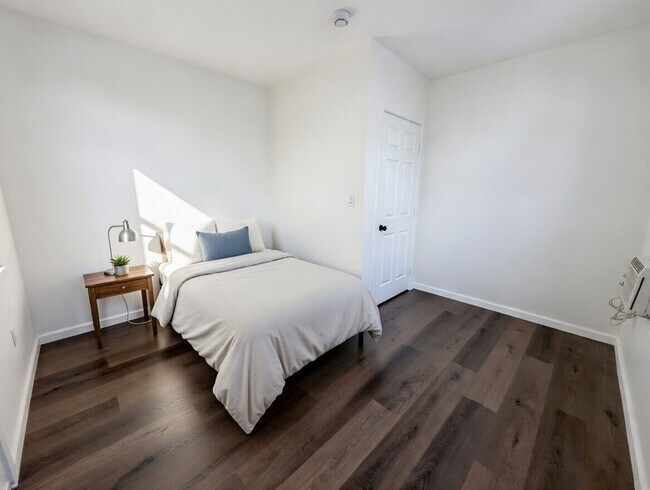 Foto del edificio - 1109 Exposition Blvd