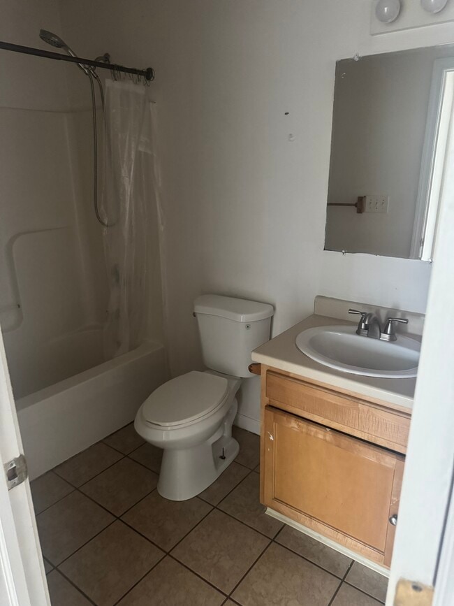 Building Photo - 52 Charles St