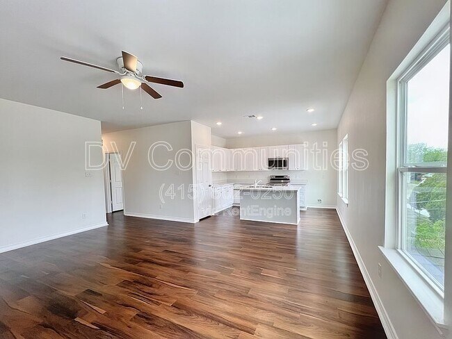 Foto del edificio - 906 Boyd Ct