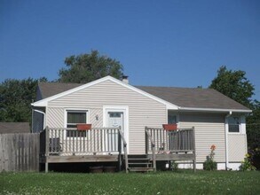 Building Photo - 4504 S 47th St