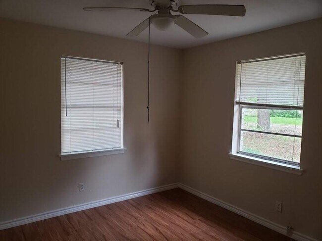 Building Photo - 4611 Brinkley St