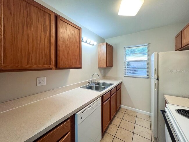 Building Photo - 2622 SW 38th Pl