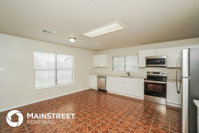 Building Photo - 326 Benetton Dr