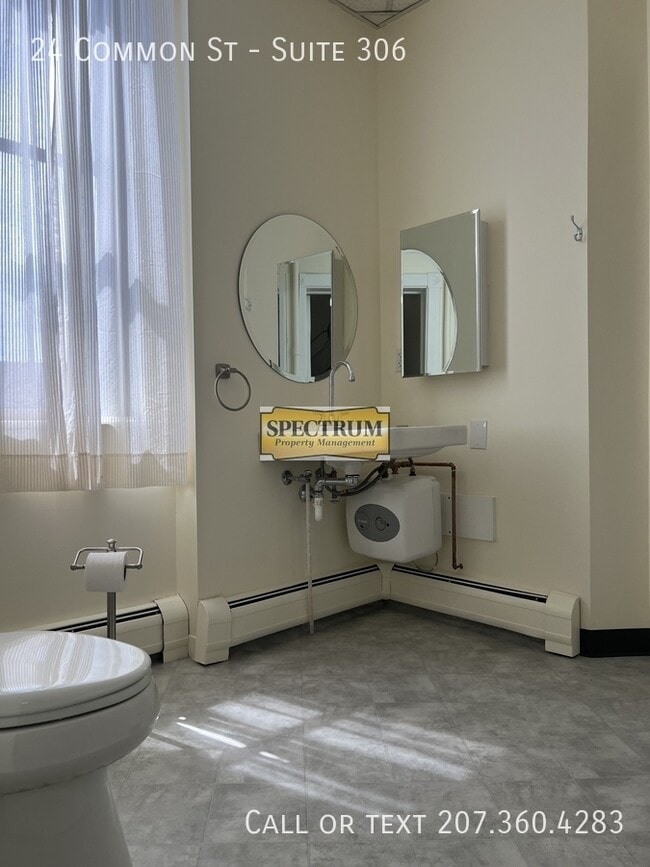 Building Photo - 24 Common St