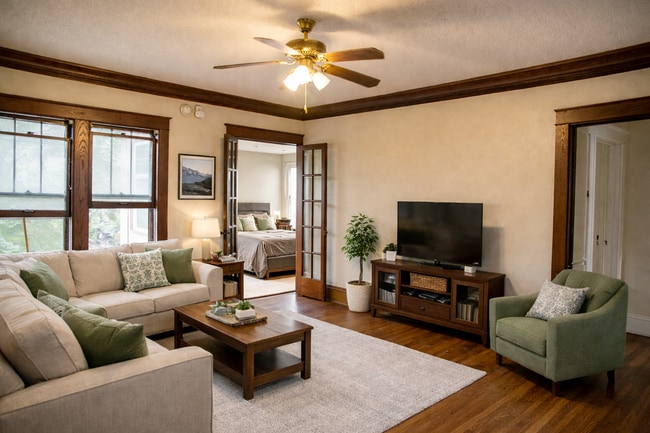 Building Photo - 417 11th Ave SE