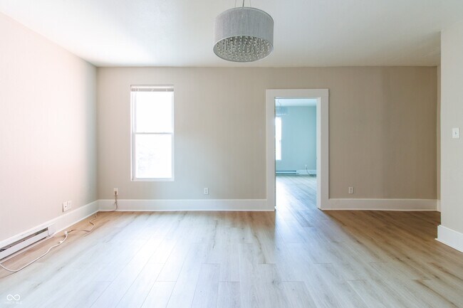 Foto del edificio - 1546 E 10th St
