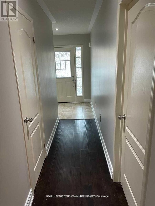 Photo du bâtiment - 122 Russel Dr