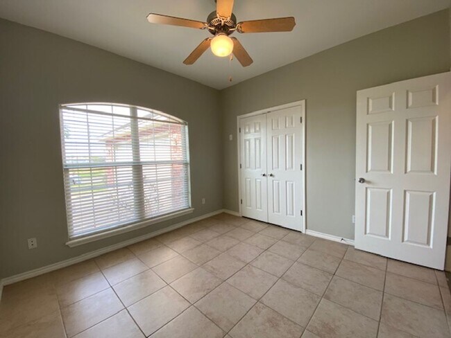 Building Photo - DON'T MISS THIS INCREDIBLE SOUTHSIDE LEASING OPPORTUNITY!