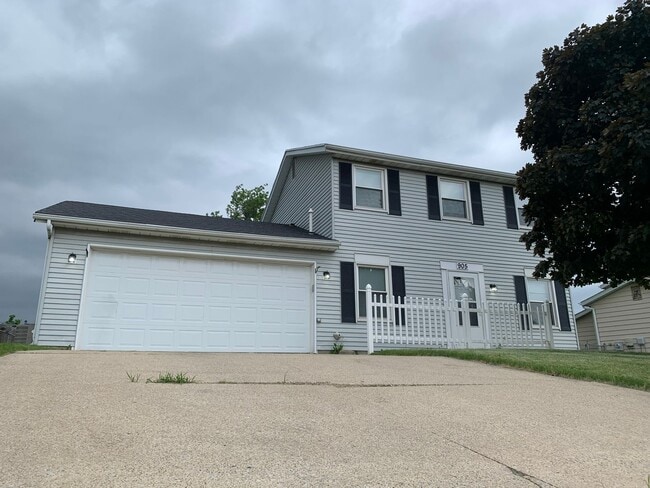 Building Photo - 905 Aurora Knoll Ln