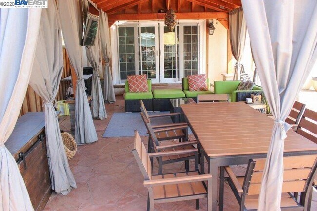 Building Photo - 41444 Malcolmson St