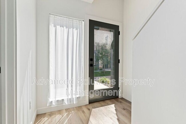 Building Photo - 230 W 1300 S St
