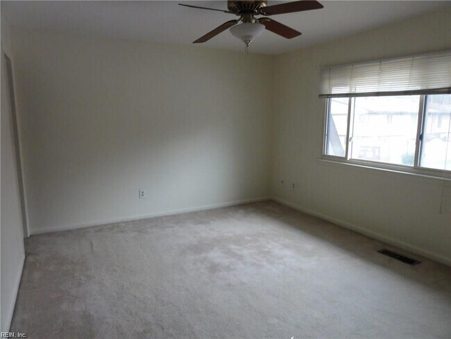 Foto del edificio - 1196 Willow Green Dr