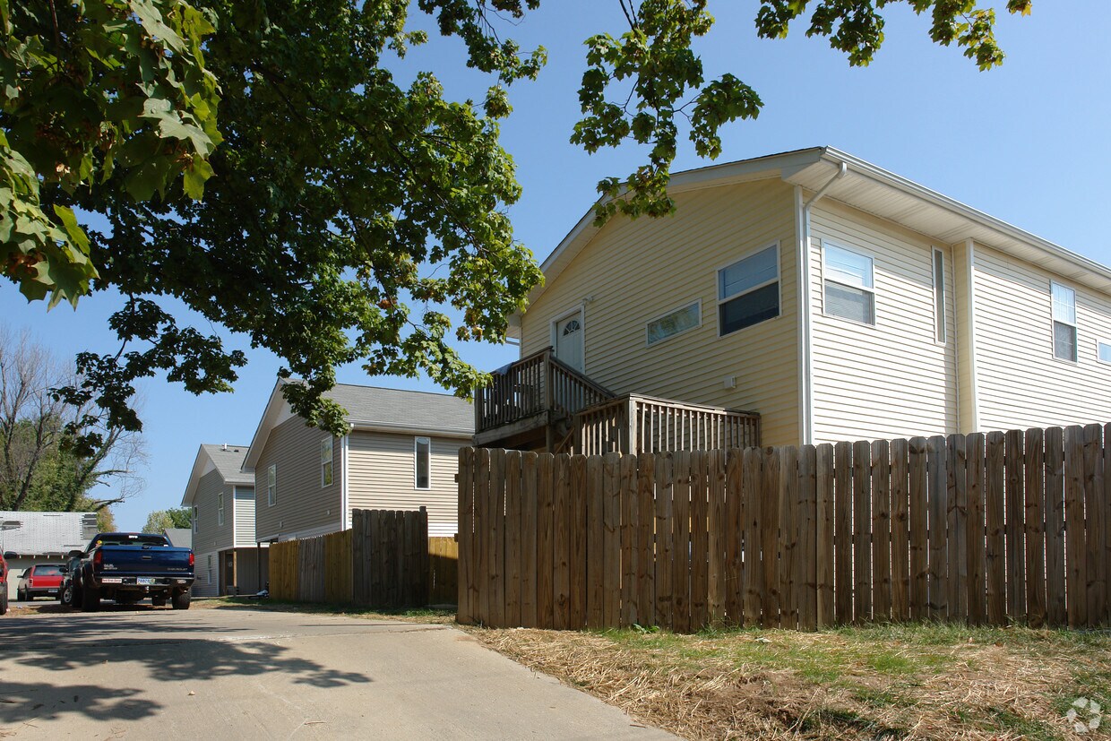 Building Photo - 1211 Crescent Ave