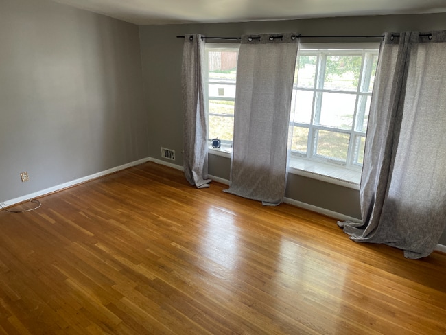 Foto del edificio - 3803 Cherrybrook Rd