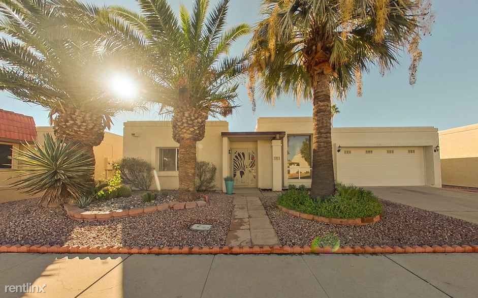 Primary Photo - 2 br, 2 bath House - 921 E Michelle Dr