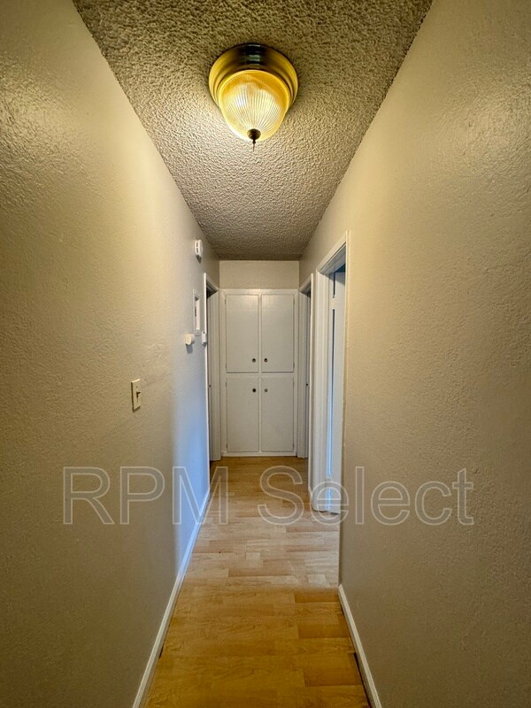 Building Photo - 4552 Ashcroft Ave