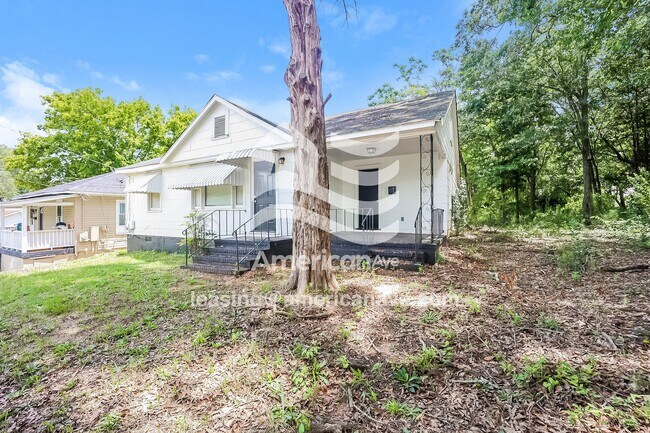 Building Photo - 4318 3rd Ave