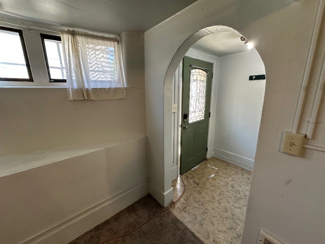 Building Photo - 178 N 200 E
