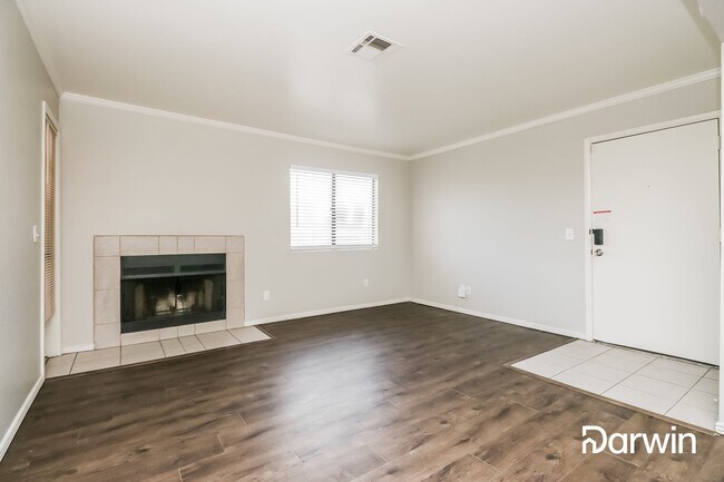 Foto del edificio - 1075 E Chandler Blvd Unit 108, Chandler, A...