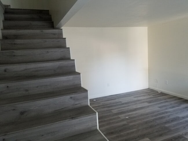 Building Photo - NEWLY RENOVATED SOUTHWEST STYLE!