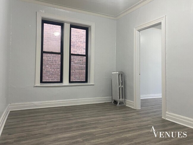 Building Photo - 907 47th St