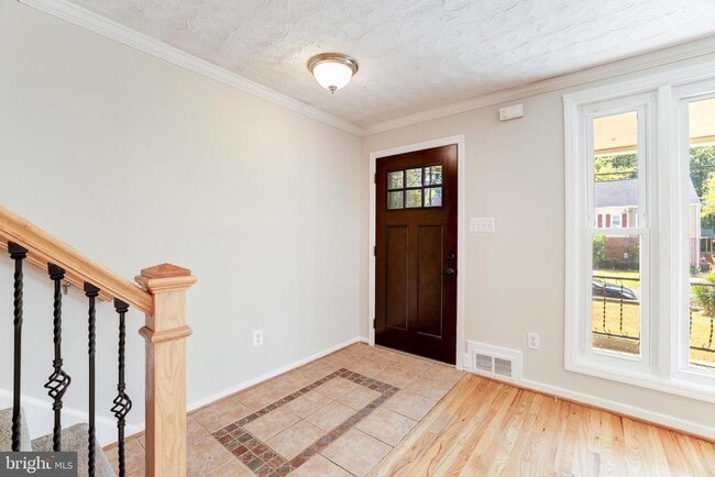 Building Photo - 2308 Mary Baldwin Dr