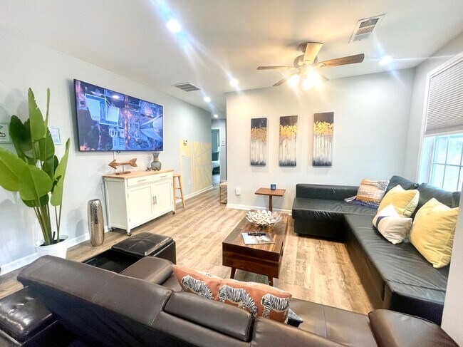 Building Photo - 285 Whitaker Cir NW